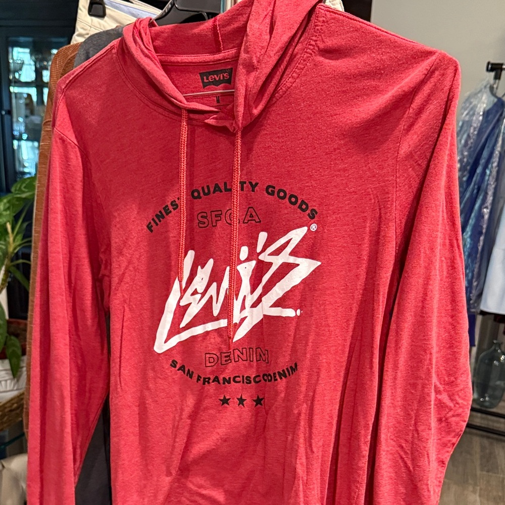 Levi's Red Long Sleeve Tee